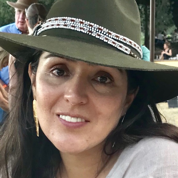 Meet your Posher, Carmen - Picture 1 of 1